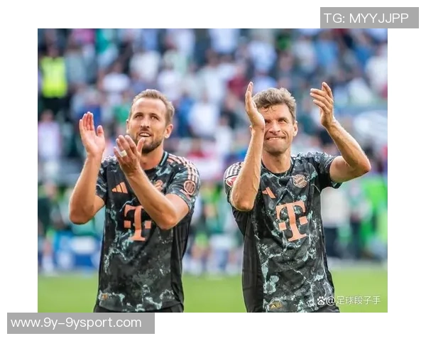 凯恩寒风中挥杆打高尔夫穆勒点赞为他加油打气 凯恩寒风中挥杆打高尔夫穆勒点赞为他加油打气