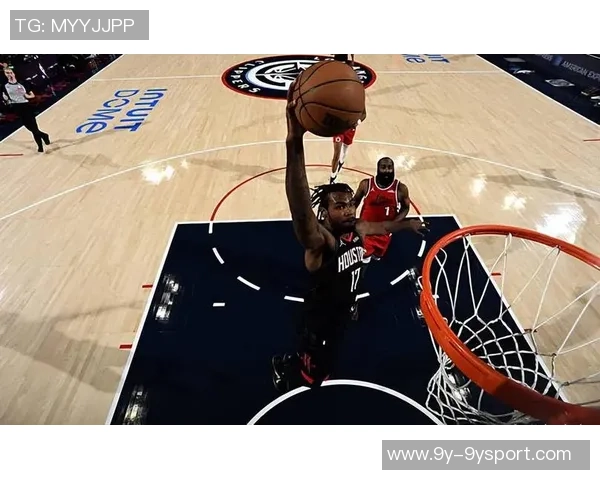 德里克怀特强调篮板球重要性呼吁全队全力以赴冲抢每一个篮板